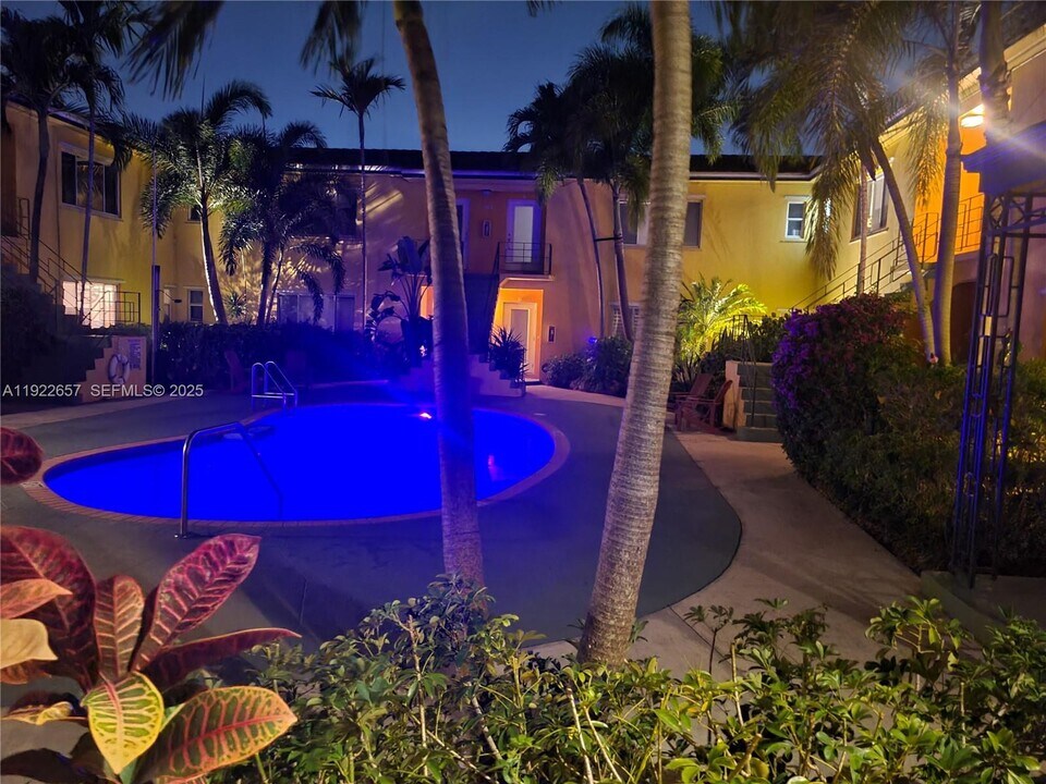 729 NE 16th Ave in Fort Lauderdale, FL - Building Photo