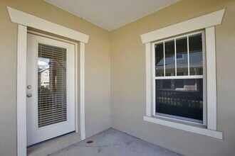 9843 Tivoli Villa Dr in Orlando, FL - Building Photo - Building Photo