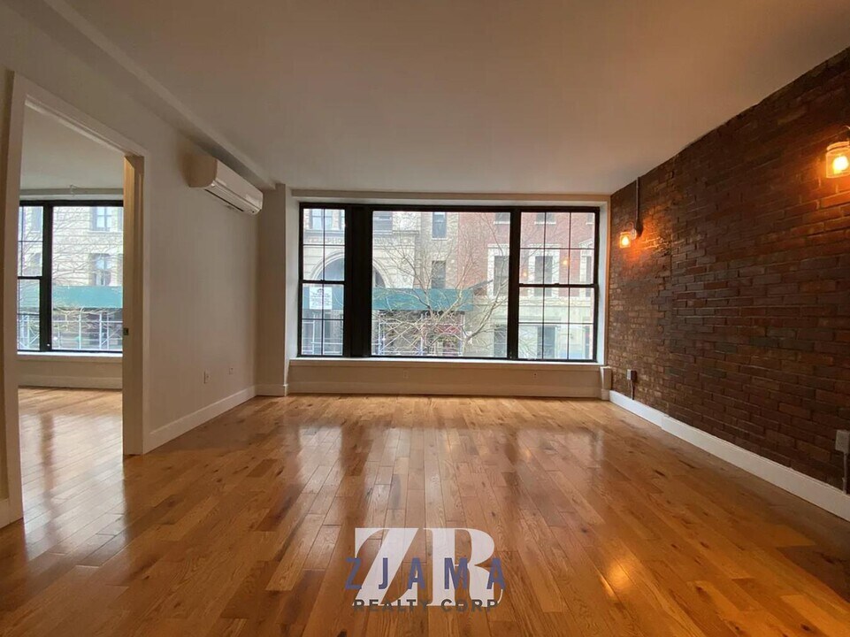 72 Willoughby St in Brooklyn, NY - Foto de edificio