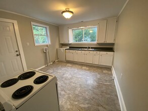 205 Rankin Ave in Mount Holly, NC - Building Photo - Building Photo