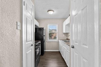 2502 Avenue L in Galveston, TX - Building Photo - Building Photo