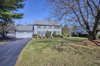 7 Gibbs Valley Path in Framingham, MA - Building Photo - Building Photo