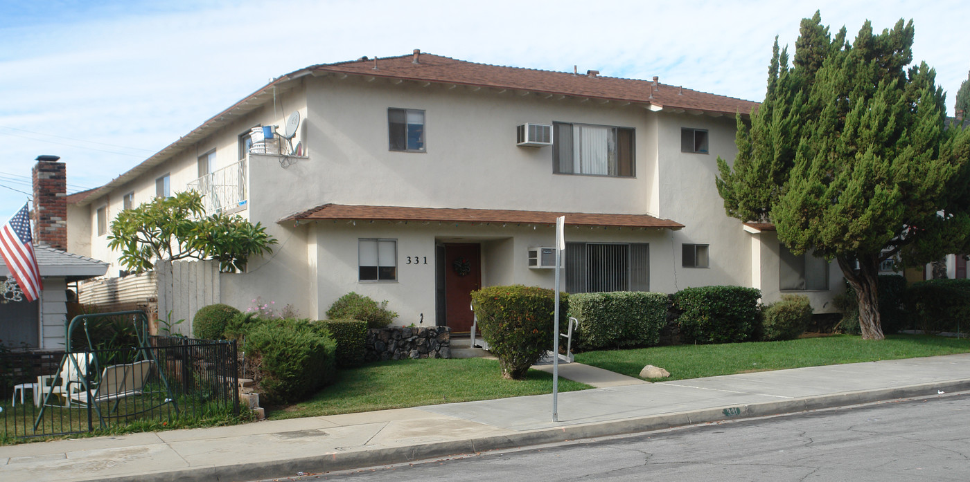 331 N Vecino Dr in Covina, CA - Building Photo