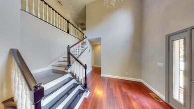 425 New Parkside Dr in Chapel Hill, NC - Foto de edificio - Building Photo