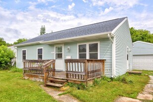 2511 Needham St in Saginaw, MI - Building Photo