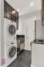 52 Barrow St in New York, NY - Building Photo - Building Photo