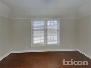 721 W 122nd Terrace in Kansas City, MO - Building Photo - Building Photo