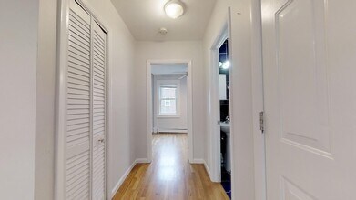 159 W 7th St, Unit 3 in Boston, MA - Building Photo - Building Photo