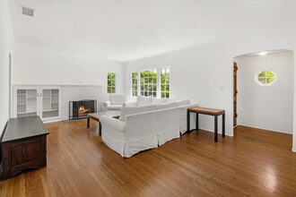 1127 Vallecito Rd in Carpinteria, CA - Building Photo - Building Photo