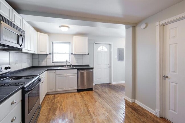 547 1st St in Troy, NY - Building Photo - Building Photo