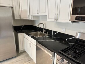 23110 1/2 West Mulholland Drive in Los Angeles, CA - Building Photo - Building Photo