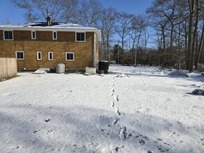 255 Crandall Rd in Tiverton, RI - Building Photo - Building Photo