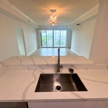 2743 1st St, Unit 403 in Ft. Myers, FL - Building Photo - Building Photo