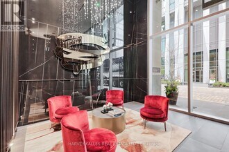 11-4511 Yorkville Ave in Toronto, ON - Building Photo - Building Photo