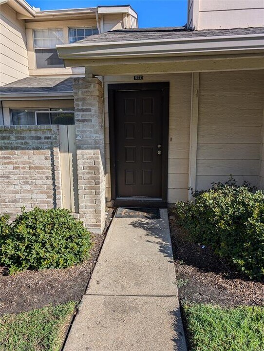 13020 Leader St in Houston, TX - Building Photo