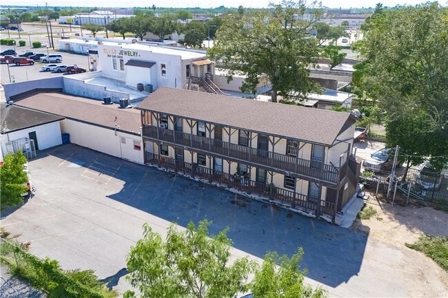 130 N Texas Ave, Unit 8 in Mercedes, TX - Building Photo - Building Photo