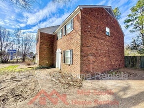 1742 E Holmes Rd in Memphis, TN - Building Photo - Building Photo