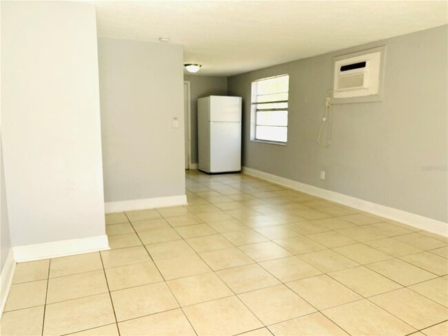 11733 N 12th St in Tampa, FL - Building Photo - Building Photo