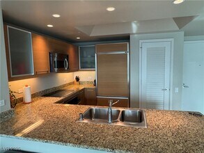 222 Karen Ave in Las Vegas, NV - Building Photo - Building Photo