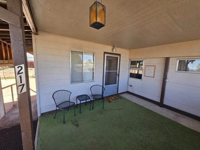 217 10th St in Page, AZ - Building Photo - Building Photo