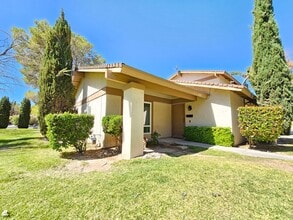 1008 Peg St in Ridgecrest, CA - Building Photo - Building Photo