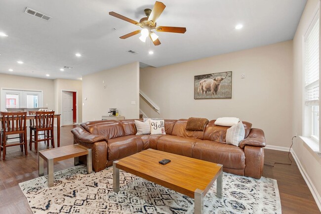 1775 Belle Vue Way in Tallahassee, FL - Building Photo - Building Photo