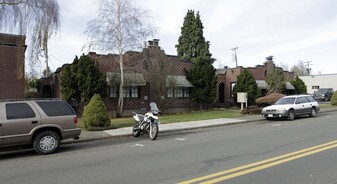 Uptown Villas in Vancouver, WA - Building Photo