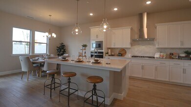 7242 W Ashcroft Ave in Fresno, CA - Building Photo - Building Photo