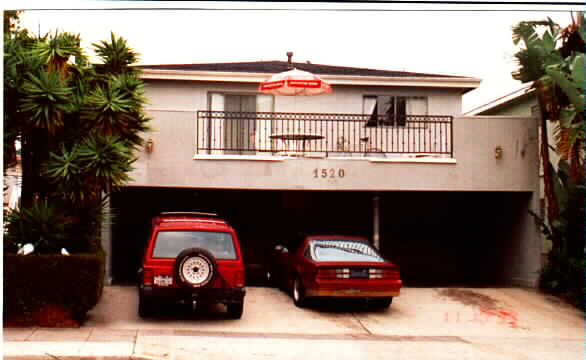 1516 Corinth Ave in Los Angeles, CA - Building Photo - Building Photo