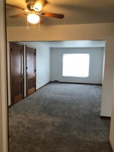 2406 21st St, Unit 4 in Cuyahoga Falls, OH - Foto de edificio - Building Photo
