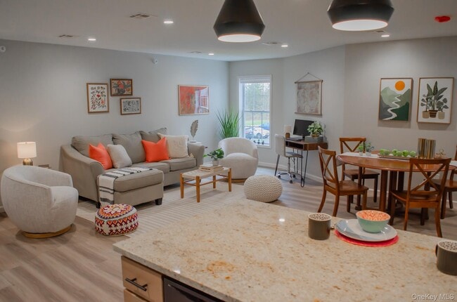 540 Joslen Blvd in Hudson, NY - Building Photo - Building Photo