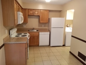 1 Peppertree Ln in Painesville, OH - Building Photo - Building Photo