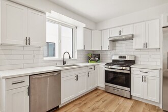 3437 S Catalina St in Los Angeles, CA - Building Photo - Building Photo