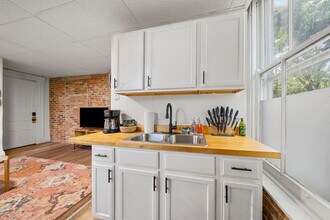 242 Mccormick Pl-Unit -ID1056116P in Cincinnati, OH - Building Photo - Building Photo