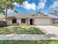 3876 Biscayne Dr in Winter Springs, FL - Foto de edificio - Building Photo