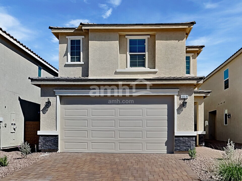 10536 Lagaspi Dr in Las Vegas, NV - Building Photo
