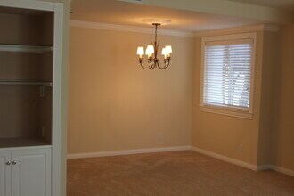 237 Green Lea Pl in Thousand Oaks, CA - Building Photo - Building Photo