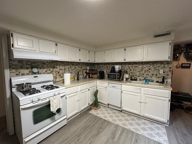 property at 3144 N Southport Ave