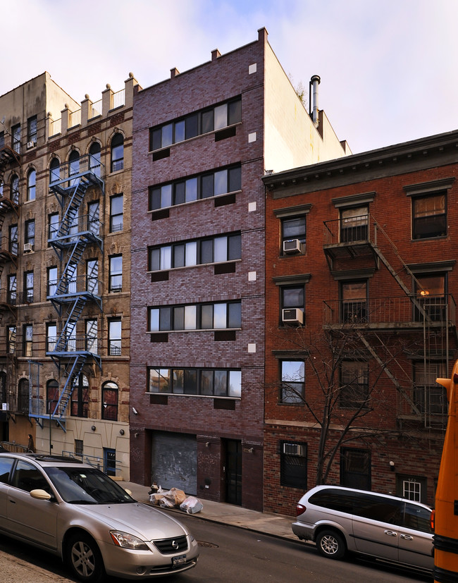 421 E 12th St in New York, NY - Building Photo - Building Photo