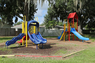 Rolling Hills Apartment Homes in Orlando, FL - Building Photo - Building Photo