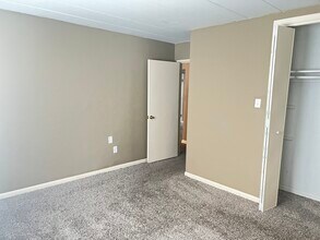 713 W Church St in Champaign, IL - Building Photo - Building Photo