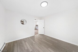 334 Pine St in Elizabeth, NJ - Building Photo - Building Photo