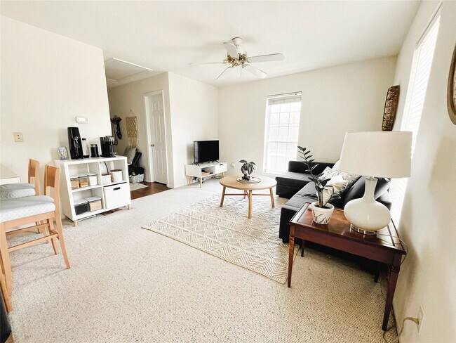 3127 Bernardo De Galvez Ave in Galveston, TX - Building Photo - Building Photo