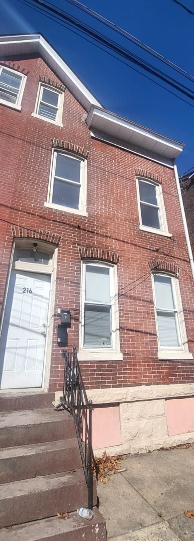 216 Pearl St in Trenton, NJ - Building Photo - Building Photo