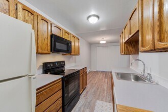 17430 Ambaum Blvd S in Seattle, WA - Building Photo - Building Photo