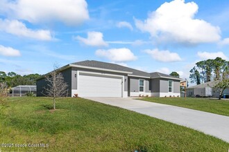 417 Ladyslipper St in Palm Bay, FL - Building Photo - Building Photo