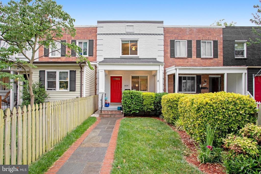3534 Wilson Ave in Alexandria, VA - Building Photo
