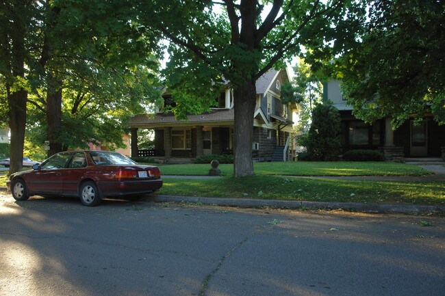 1432 W 7th Ave in Spokane, WA - Foto de edificio - Building Photo