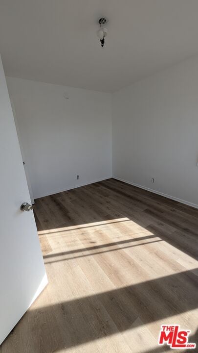 6820 S Van Ness Ave in Los Angeles, CA - Building Photo - Building Photo