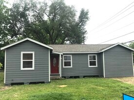 6817 Anderson St in Texas City, TX - Building Photo